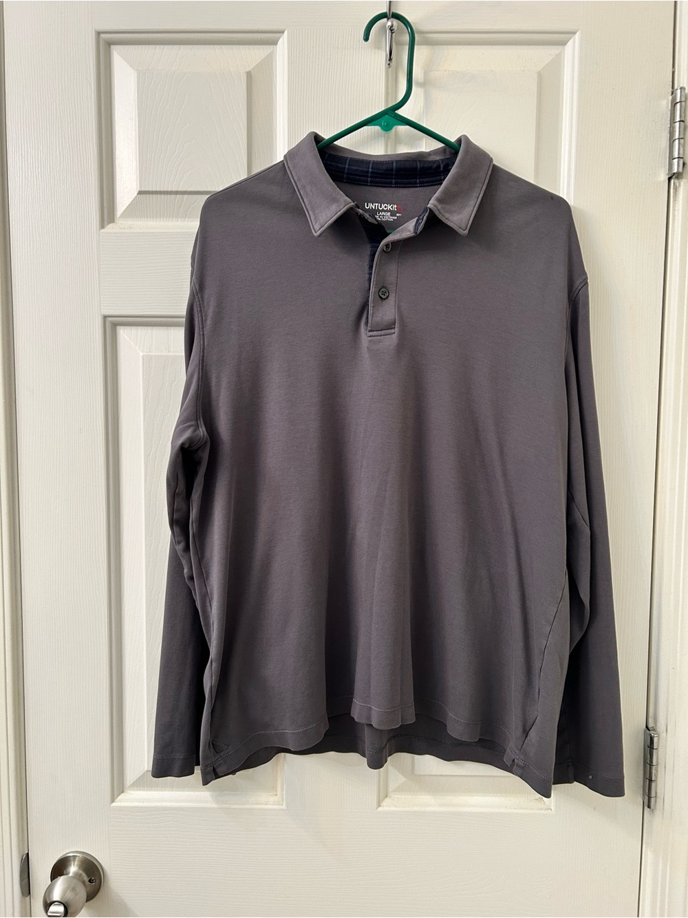 UNTUCKit Men's Long Sleeve Polo in Charcoal
